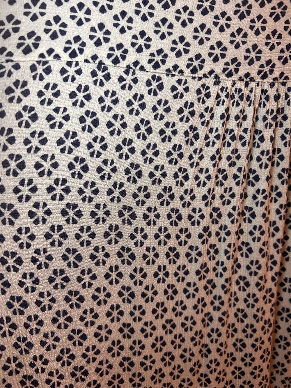 Market & Spruce White Short-Sleeve Button Front Shirt with Navy Print - Picture 5 of 6
